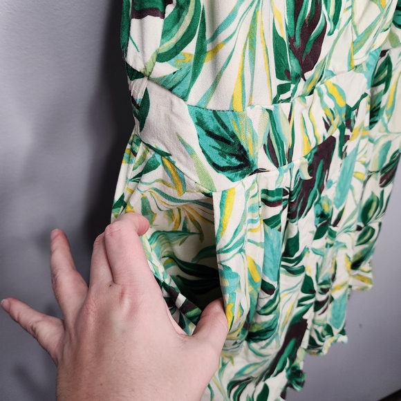 Torrid Challis Tie Front Ruffle Hem Painted Leaves Romper Size 2 - Picture 9 of 11